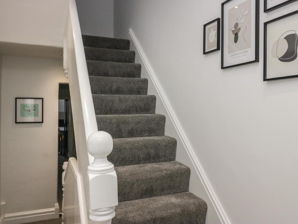Appartamento Eden On The Crescent Morecambe Esterno foto