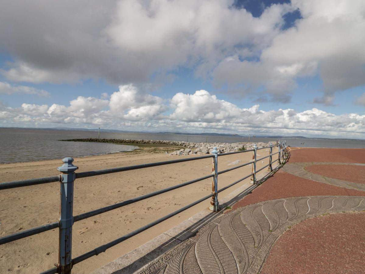 Appartamento Eden On The Crescent Morecambe Esterno foto