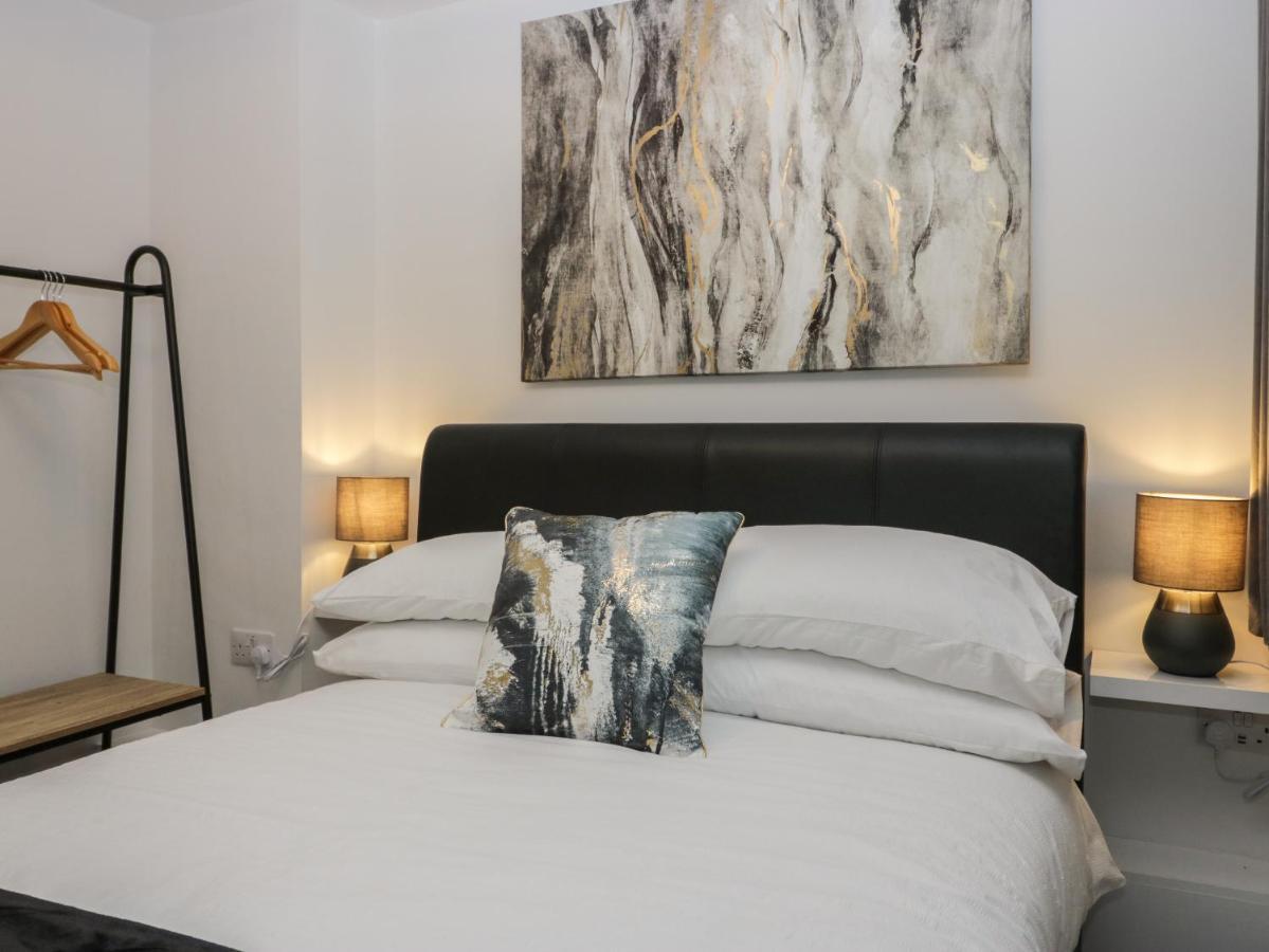 Appartamento Eden On The Crescent Morecambe Esterno foto